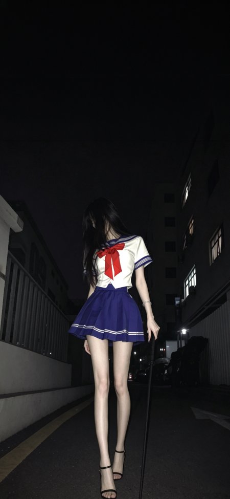 夜晚街道穿水手服的少女背影人物手机壁纸