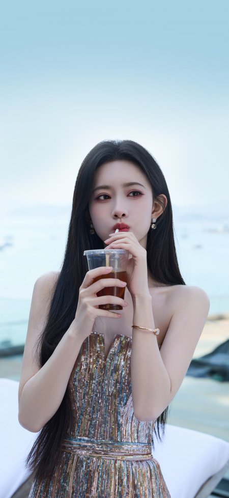 孟子义手持饮料亮片抹胸裙美女手机壁纸