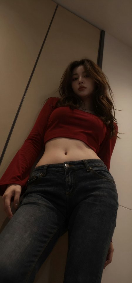 美女红色露脐上衣牛仔裤写真手机壁纸