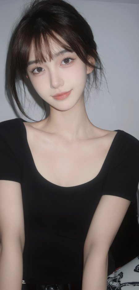 黑色方领上衣美女温柔微笑人像手机壁纸