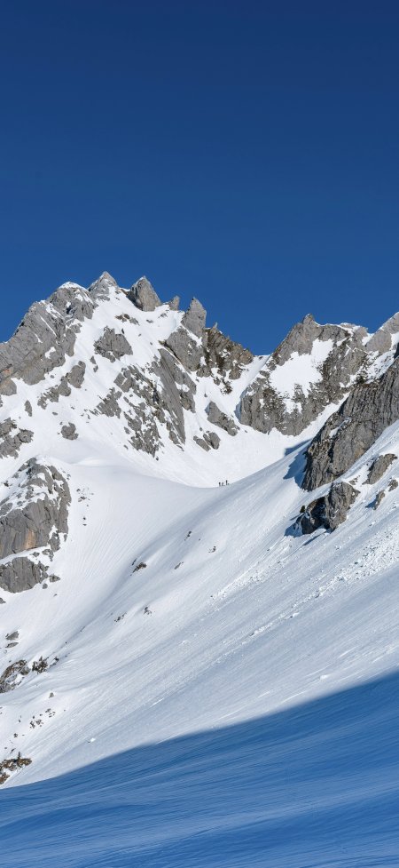 雪山之巅与湛蓝天空纯净自然雪景风光风景手机壁纸