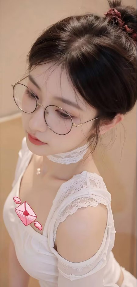 黑发美女戴眼镜穿白色蕾丝上衣侧脸人物手机壁纸