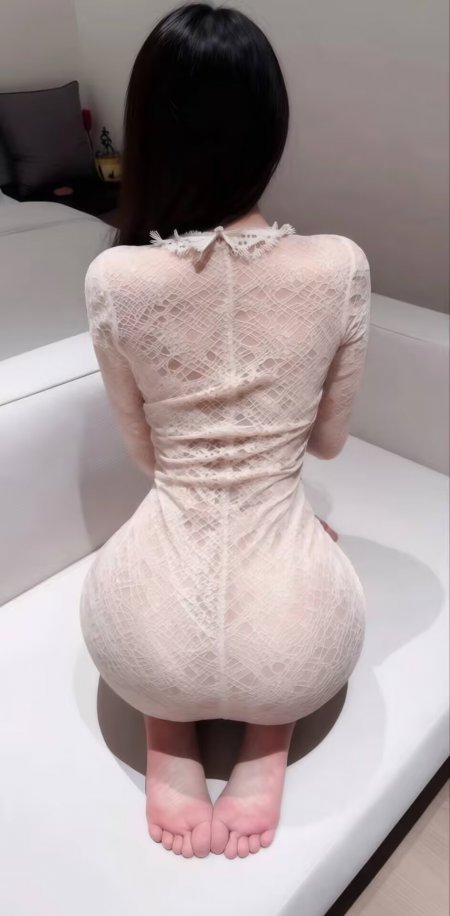 美女穿米色蕾丝连衣裙跪坐背影人物手机壁纸