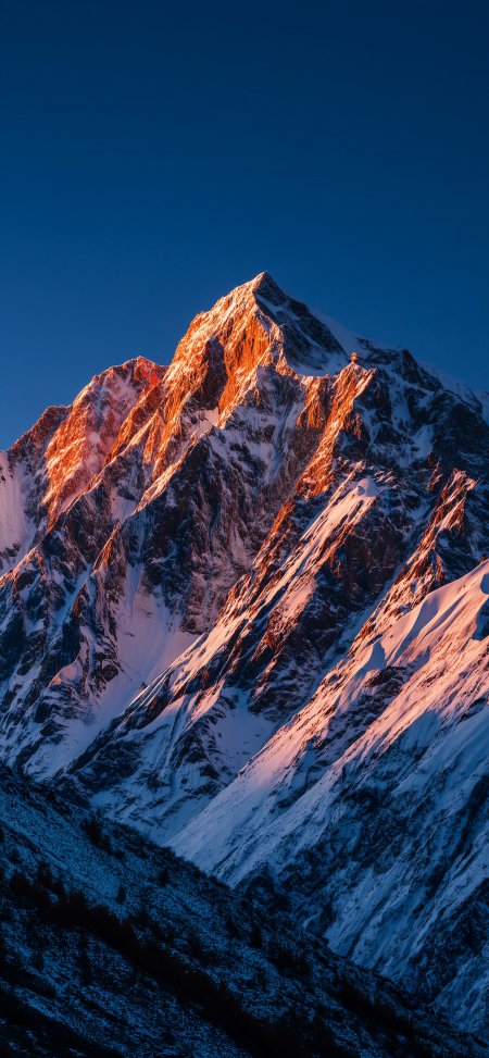 日照金山雪山峰顶霞光万丈风景手机壁纸