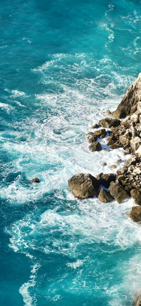 碧蓝海浪拍打礁石海岸风光风景手机壁纸
