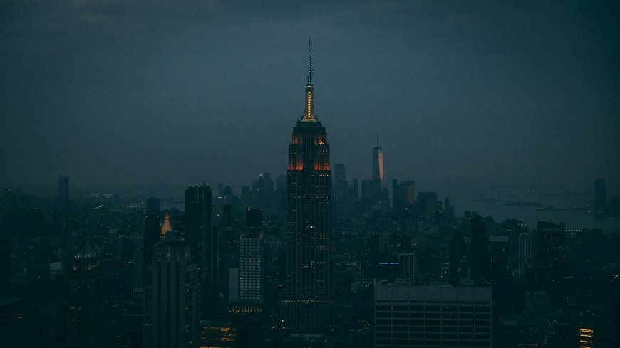 纽约帝国大厦夜景城市天际线风景电脑壁纸