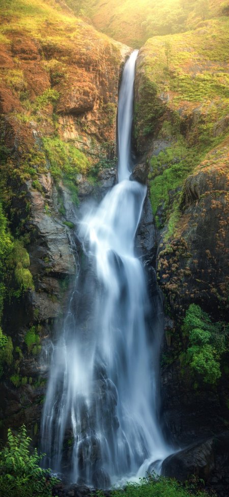 高山瀑布风景手机壁纸