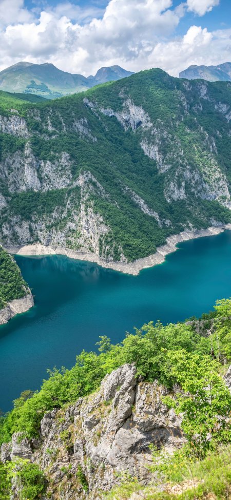 黑山皮瓦湖峡谷湖泊风光风景手机壁纸