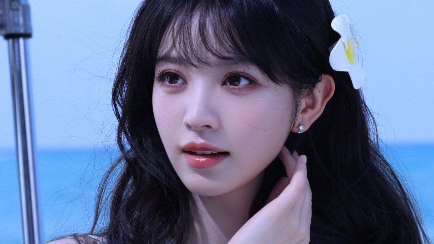 田曦薇海边手持海星甜美笑容美女摄影电脑壁纸