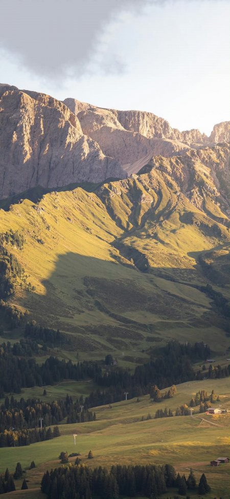 阳光普照高山草甸壮丽开阔风景手机壁纸