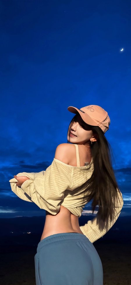 美女户外夜景人像摄影手机壁纸