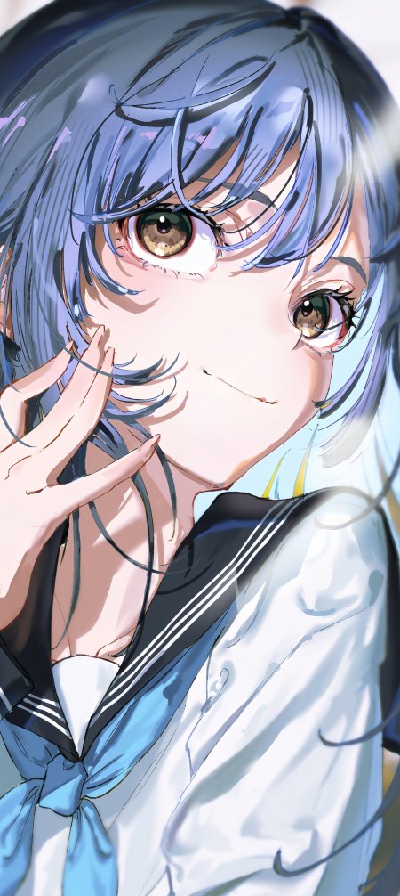 蓝发少女水手服微笑特写清新校园动漫手机壁纸