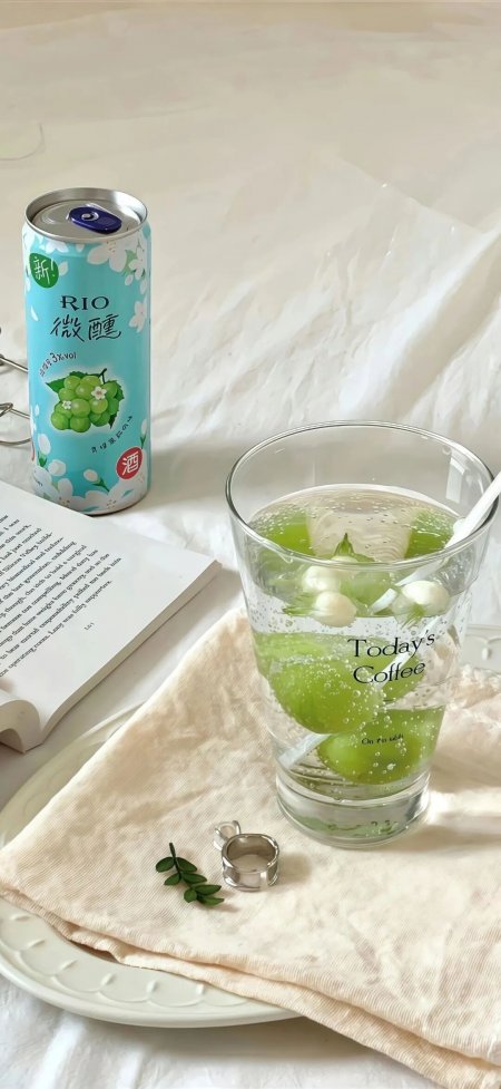 RIO微醺青提气泡酒饮品创意手机壁纸