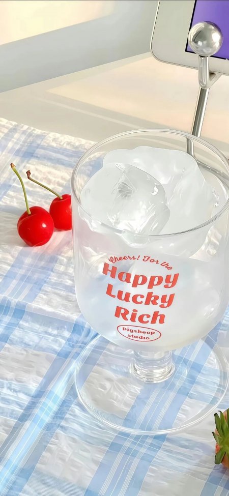 冰水樱桃玻璃杯夏日清凉创意手机壁纸