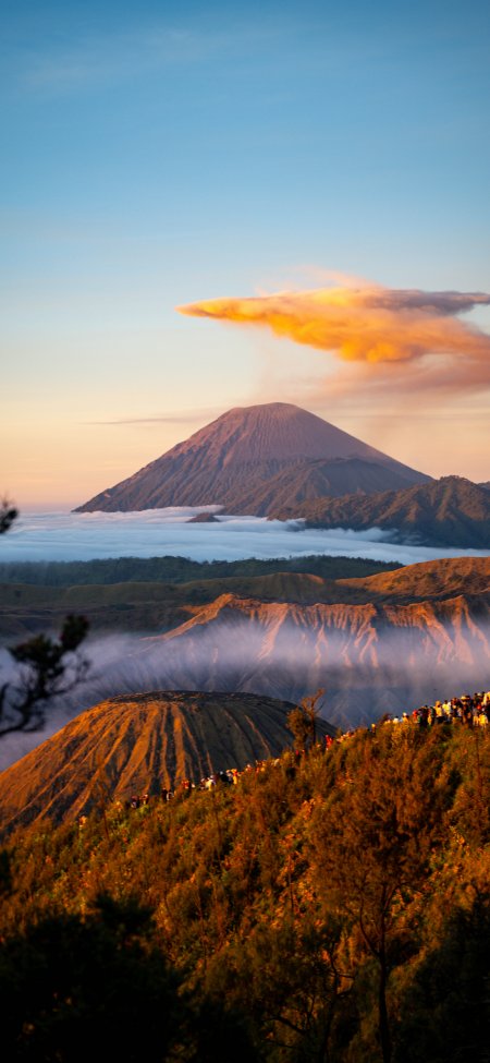 印尼布罗莫火山日出云海景观风景手机壁纸