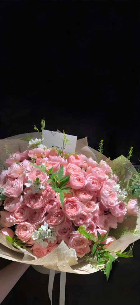 粉色玫瑰花束浪漫花艺人物手机壁纸