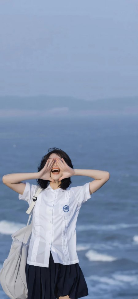 美女海边呐喊白衬衫短裙清新治愈人像摄影人物手机壁纸