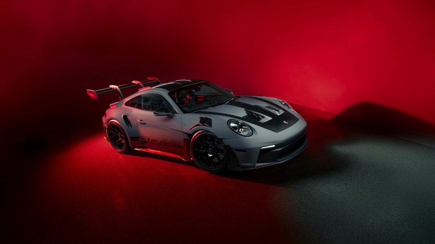 保时捷911 GT3 RS灰色宽体赛道跑车红色背景汽车电脑壁纸