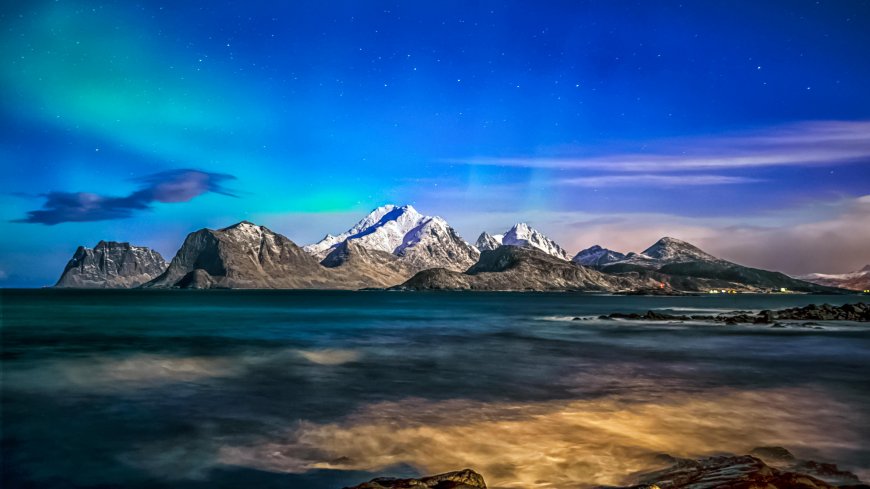 挪威罗弗敦群岛极光雪山星空长曝光风景电脑壁纸