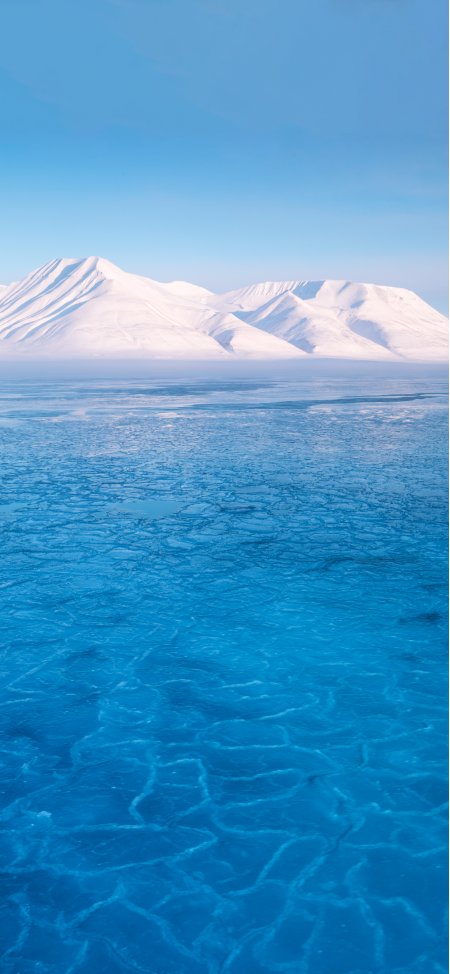 雪山倒映湛蓝冰湖极地纯净风光风景手机壁纸