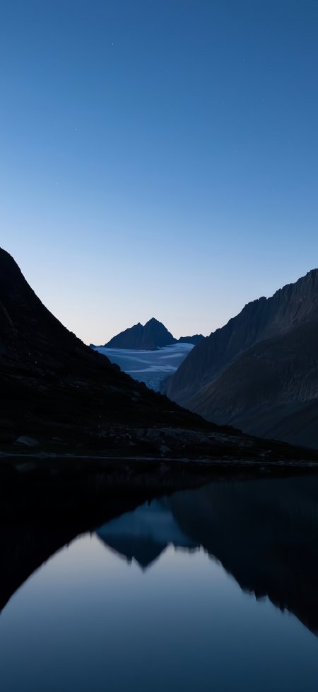 幽蓝山谷静谧湖泊倒影极简冷色调暗夜风光风景手机壁纸