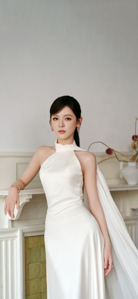张予曦白色露背礼服高马尾女神范美女手机壁纸