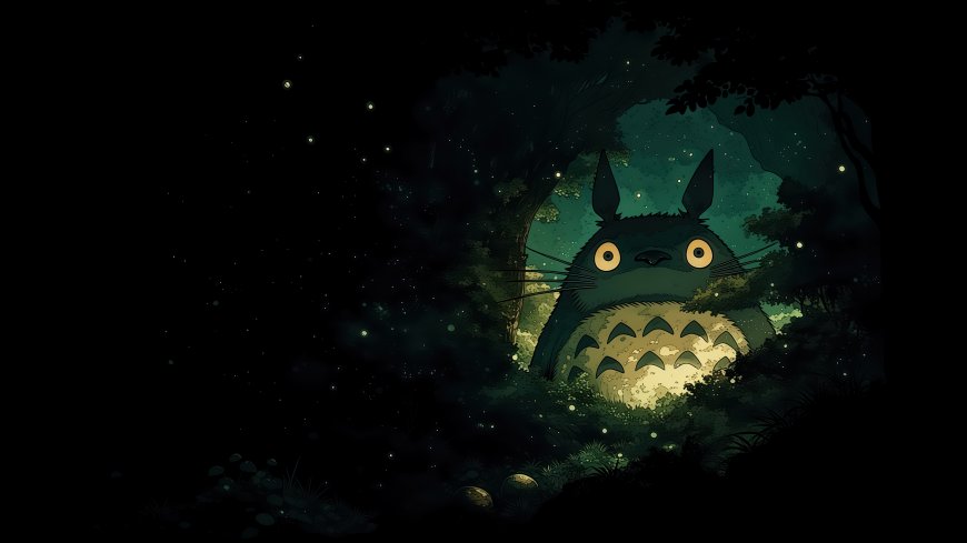 宫崎骏龙猫立于幽暗森林中双眼发光萤火虫点缀神秘治愈系动漫场景电脑壁纸