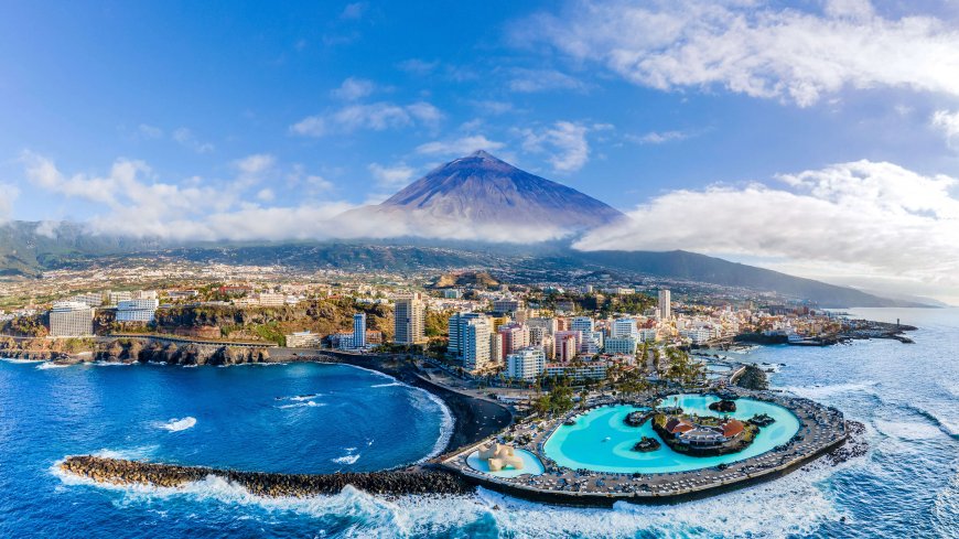 西班牙特内里费岛泰德火山海岸城市碧海蓝天海岛风光风景电脑壁纸