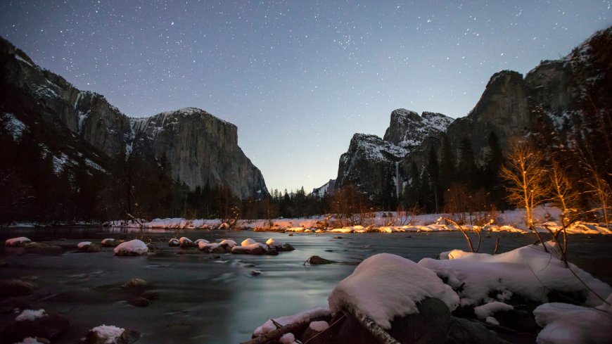 优胜美地国家公园雪夜星空河流山脉自然风光风景电脑壁纸