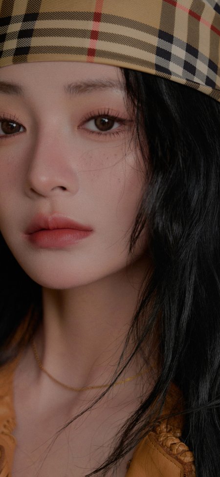 周洁琼格纹头巾面部特写人像摄影手机壁纸