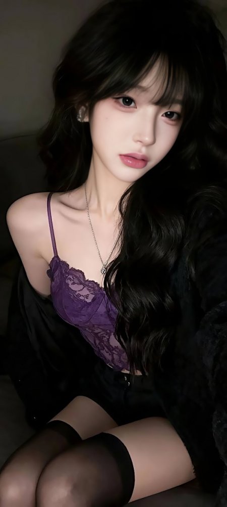紫蕾丝吊带美女暗调室内人像摄影手机壁纸