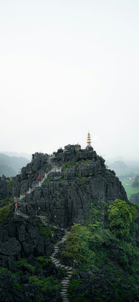 越南舞洞山顶石阶与古塔自然风光风景手机壁纸