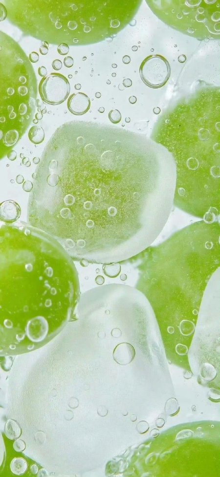 青提冰块气泡清凉夏日特写水果食物手机壁纸