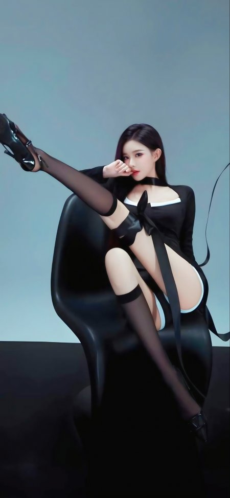 美女黑色绑带连衣裙黑丝高跟坐姿性感人物摄影手机壁纸