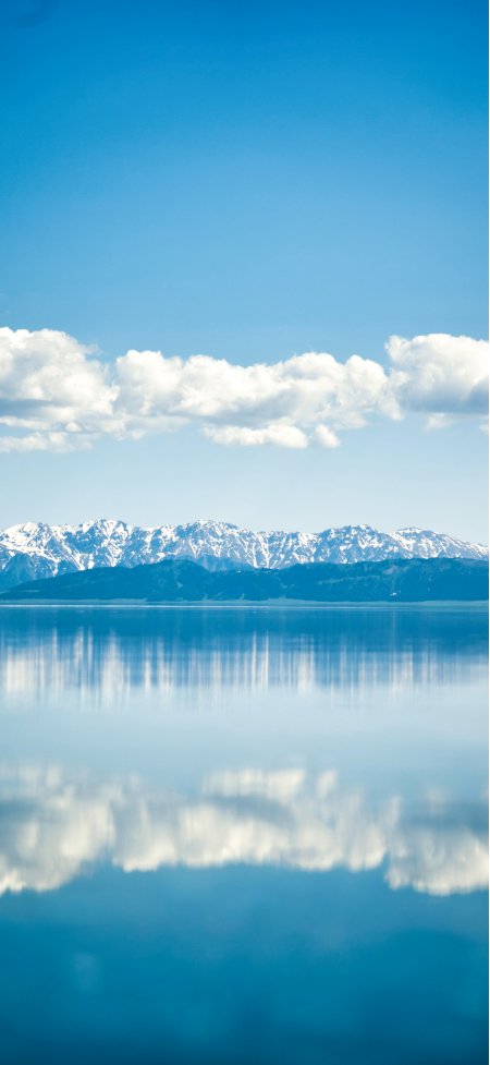 赛里木湖雪山倒影宁静风光风景手机壁纸