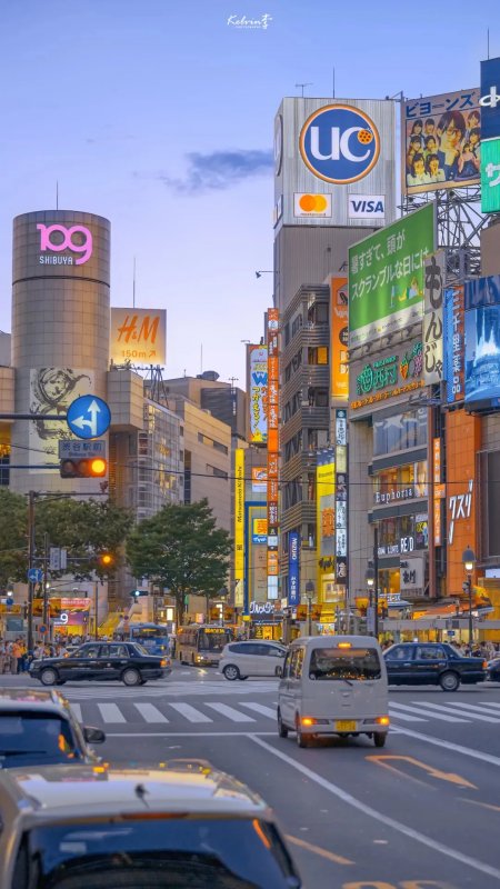东京涉谷街景霓虹闪烁都市风光摄影风景手机壁纸