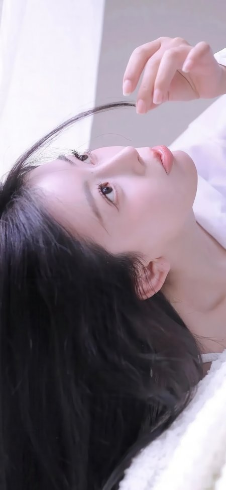 黑长直美女仰拍特写清新人物摄影手机壁纸