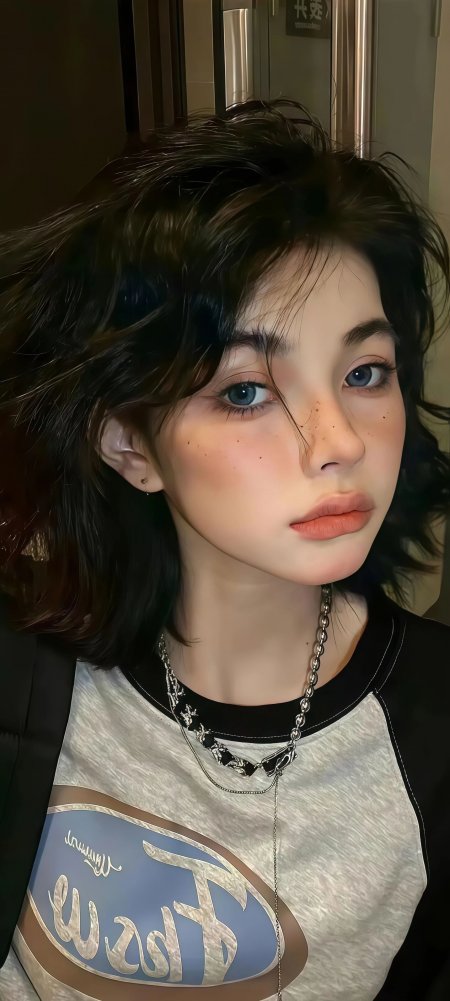 欧美风美女卷发蓝眼气质人物摄影手机壁纸
