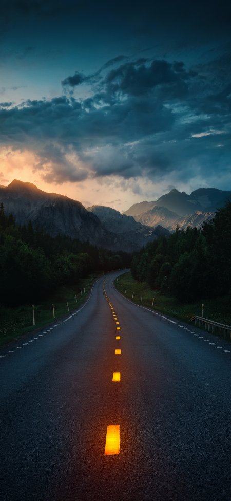 山路延伸向远山暮色云层壮丽自然风光风景手机壁纸