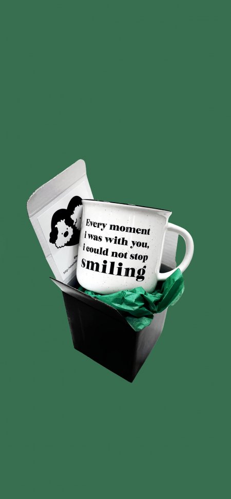 绿底白杯印字礼物盒极简设计情感文艺手机壁纸