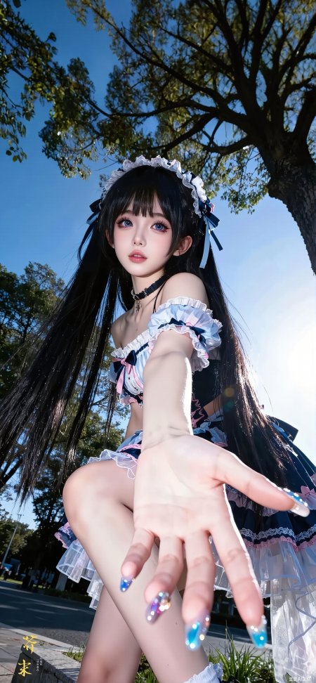 女仆制服装伸手长发美女手机壁纸