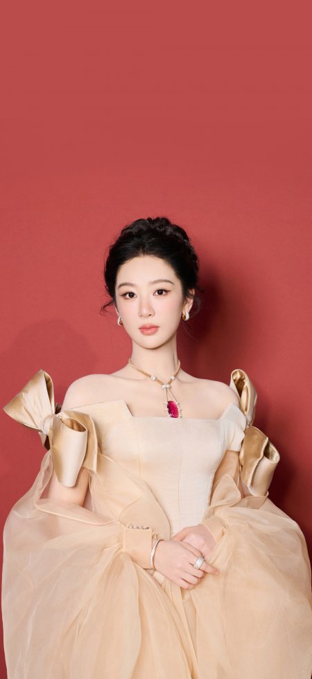 杨紫香槟色露肩礼服优雅高贵明星时尚人物摄影手机壁纸