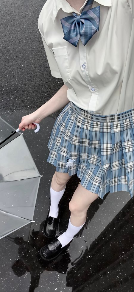 JK制服蓝格裙白袜黑皮鞋雨天撑伞清新校园美女人物摄影手机壁纸