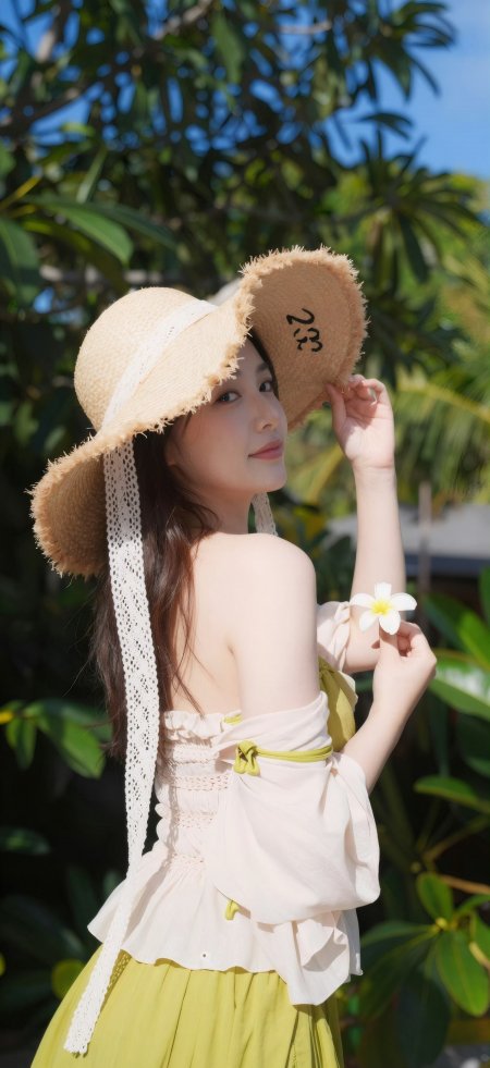 草帽鸡蛋花绿裙美女夏日户外摄影手机壁纸