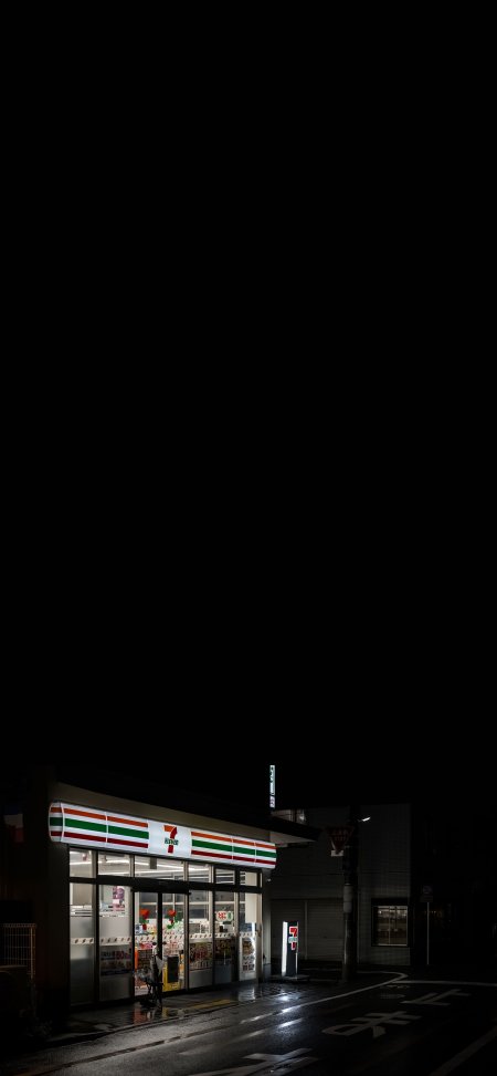日本711便利店深夜街景风景手机壁纸