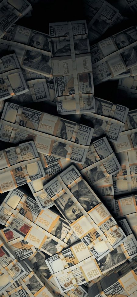 百元美钞成捆堆叠财富视觉冲击创意手机壁纸