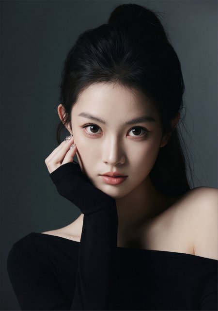高马尾黑衣托腮高冷气质美女手机壁纸