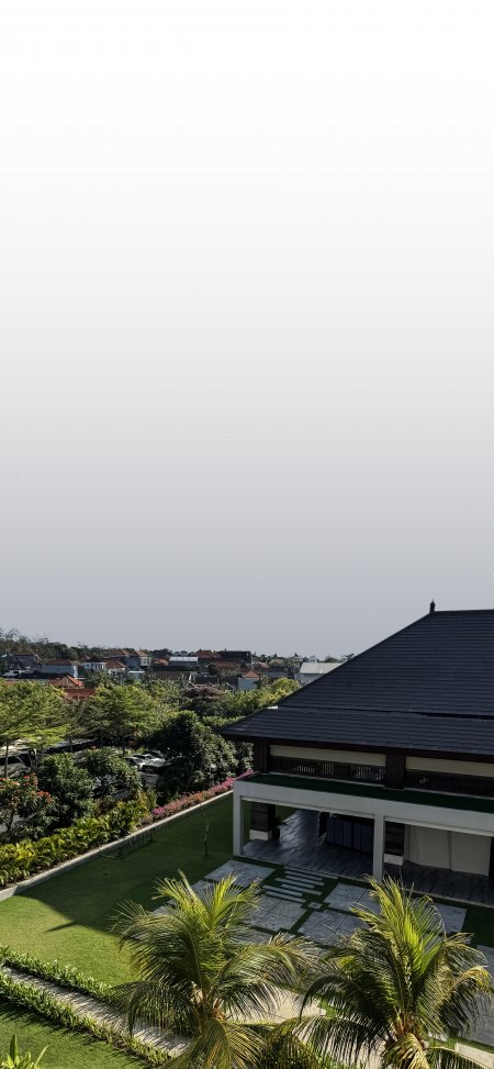 俯瞰棕榈绿坪度假小镇风景手机壁纸