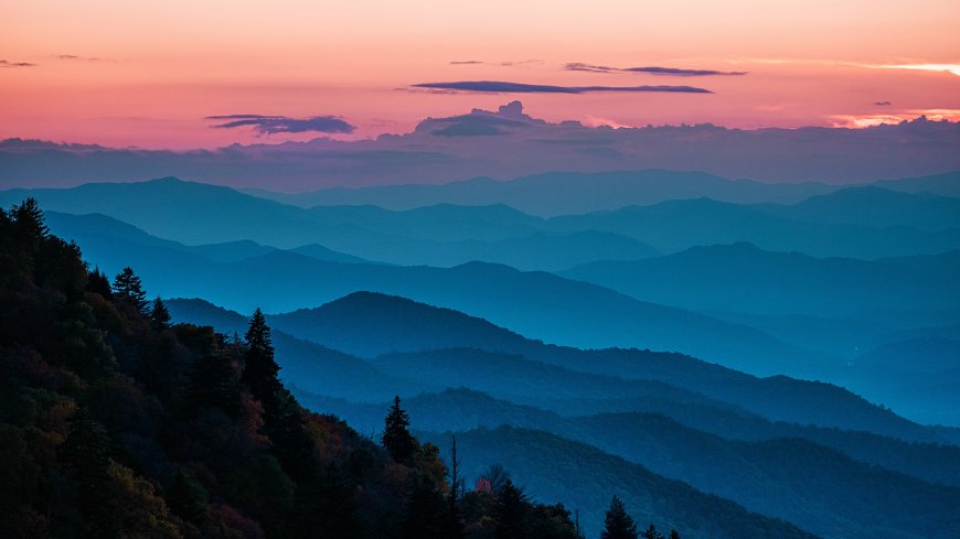 层叠山脉晚霞唯美自然风景电脑壁纸