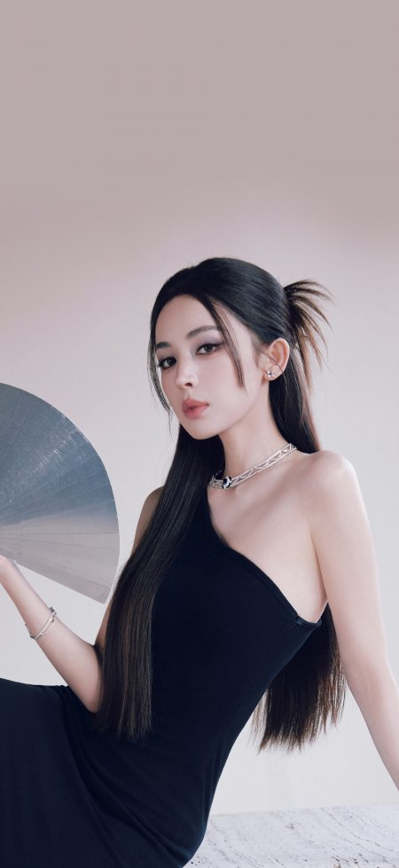 古力娜扎黑裙折扇优雅冷艳明星美女手机壁纸